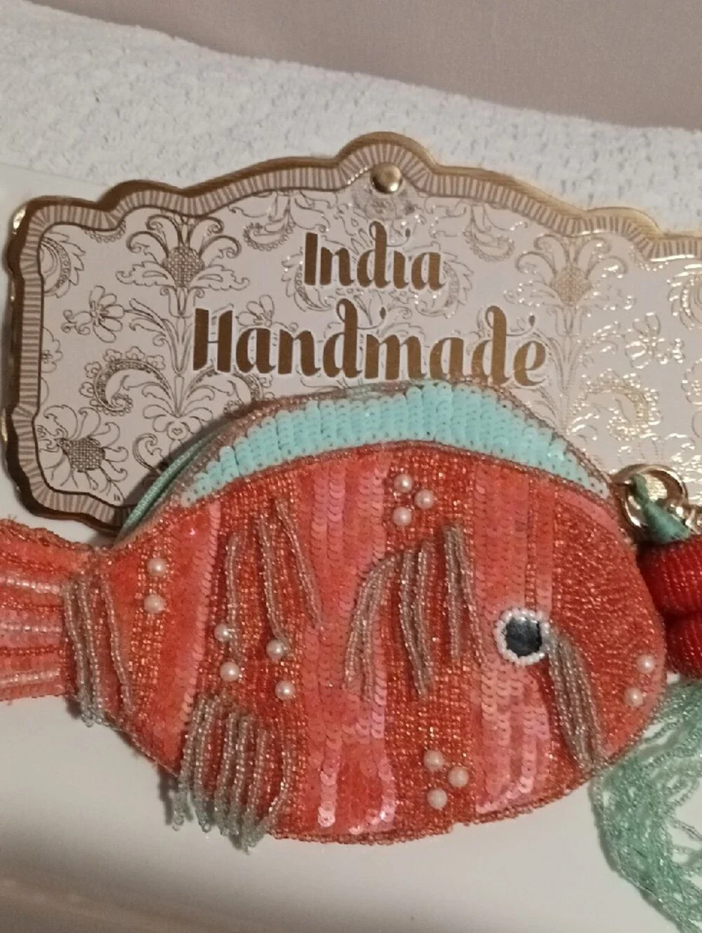 Gorgeous! Coral Fish Beaded Purse- Coral and Mint🐡 Beaded Tassle With Gold Clip